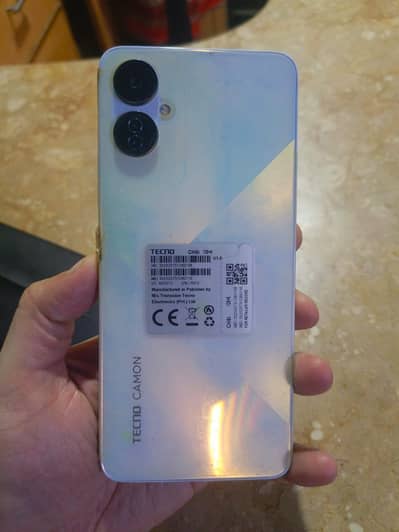 Box nahi ha is ka bake condition 10 by 10 ha bilkul okay mobile ha