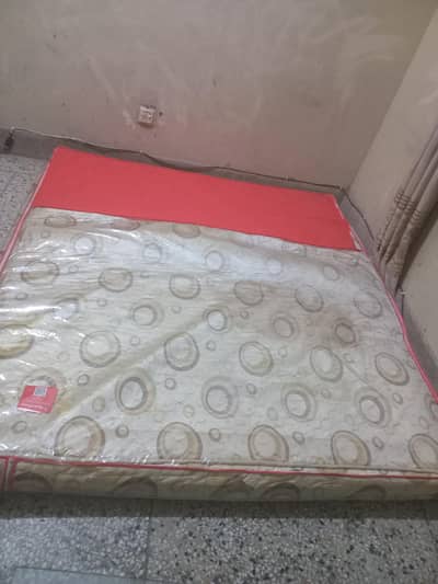 King Size Mattress in 05 Years Warranty