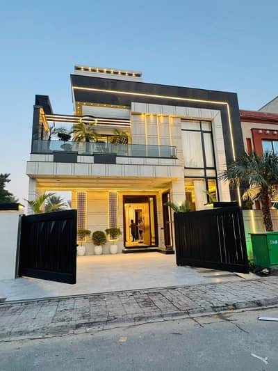 10 Marla Modern House At Good Location in DHA Phase 7