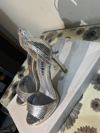 branded ladies footwear