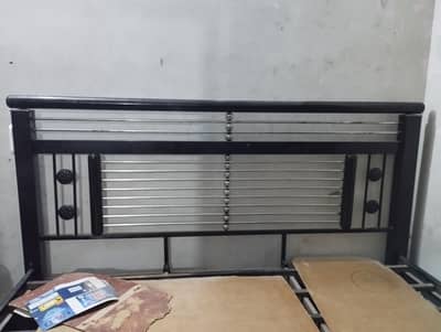 Iron Bed without mettress