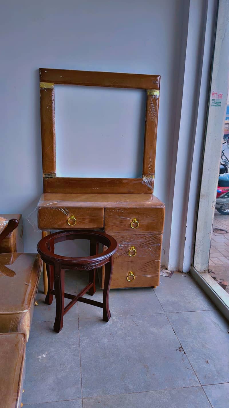 Bed , side tables and dressing table 1