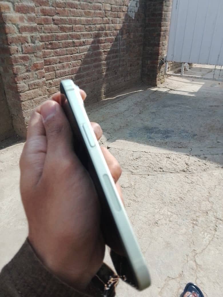 IPHONE 15 simple jv 4