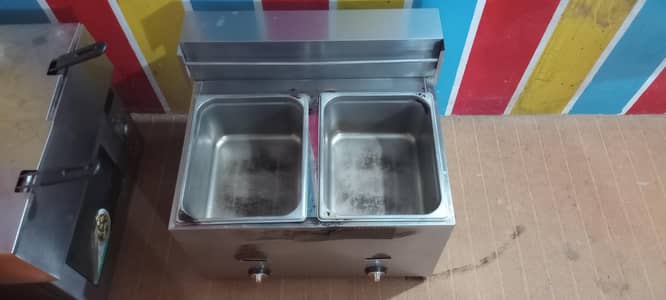 Stainless steel deep fryer electric and gas both available.