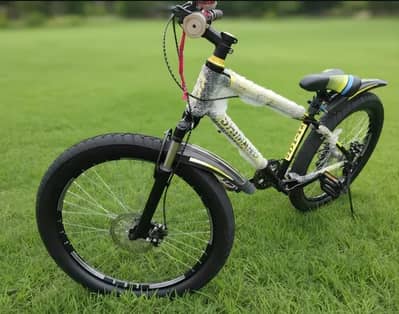 SHIMANO Gear Cycle - Fat Tyres + Disc Brake - 9/10 Condition