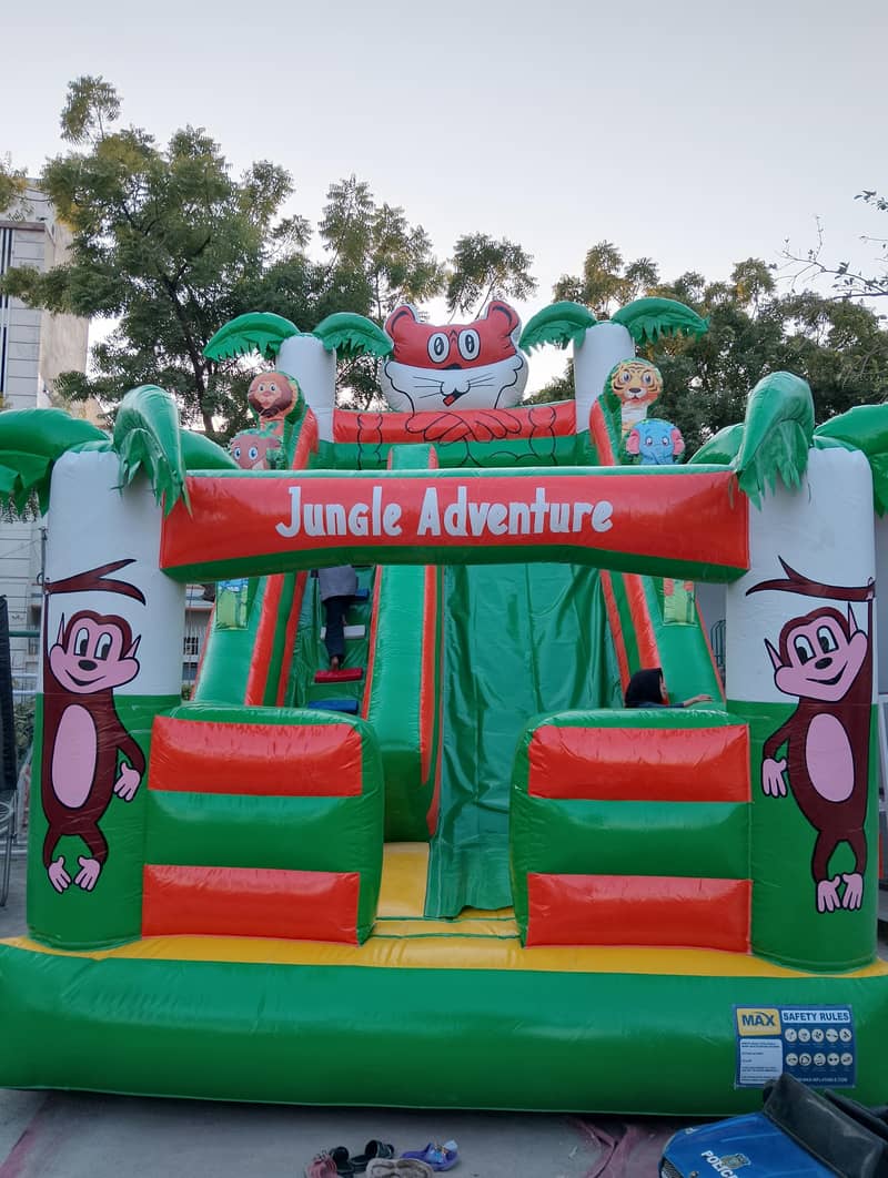 jumping slides and castle 0