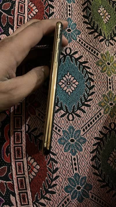 Iphone 11 pro max pta paroof 64 gb with box 10 10 phone