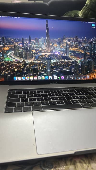APPLE MACBOOK PRO 2019 | 15 inch | CORE i9 | 16GB RAM | 512GB SSD