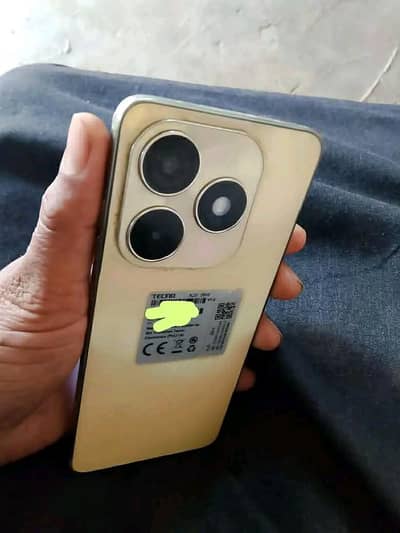 spark 20 8gb ram 256gb rom lush condition