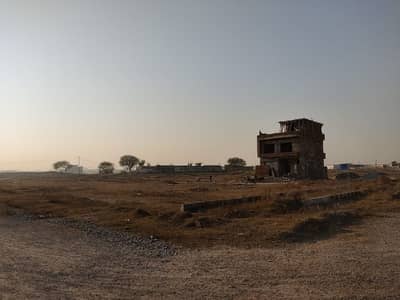 30x60 7 Marla Street 67 plot for Sale G-14/2