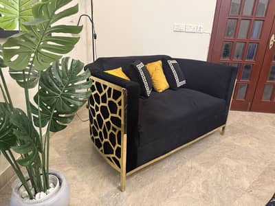 7 Seater Luxury Sofa Set in brand new condition.