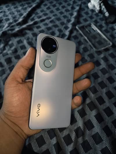 Vivo V50 9/10