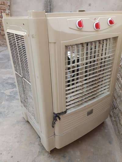 Full size air cooler bijili py hai, sell ke Liye available hai.