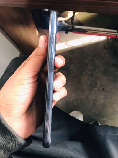 4+4gb ram hay 128 gb memory hay with box