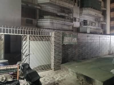 Commercial Space For Rent Main Road (Block 12, Gulistan-E-Johar) Location: Block 12, Gulistan-E-Johar Rado Wali Main Road Floor: Ground Floor