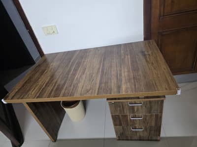 Study Table 4 ft ny 2ft