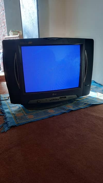 LG TV television Golden eyes