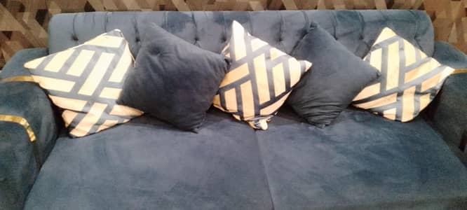 Beautiful sofa for sale in reason able price