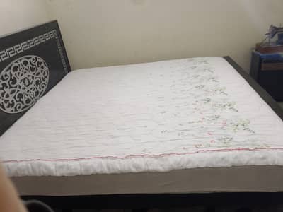 King bed with side tables