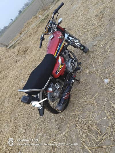 Honda 125 ha koi Kam ni hona wala back tyre new dalwa ha