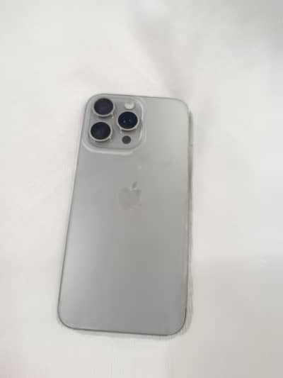 lush condition iphone 15 pro max  (jv) box & charger