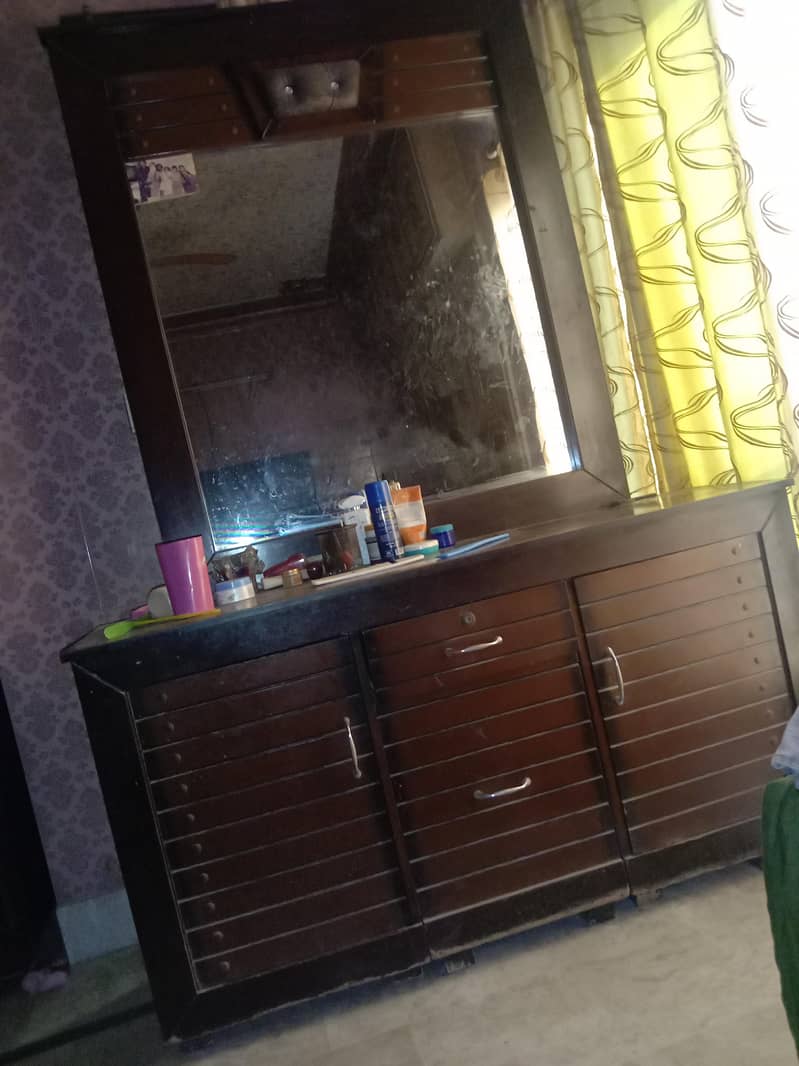 dressing table 1