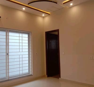 10 Marla House For Sale Available In Bahria Town