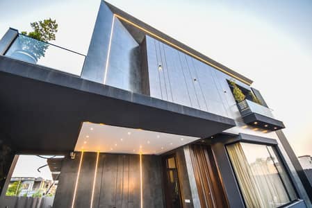 Bahria Town - Sector E House Sized 10 Marla For sale