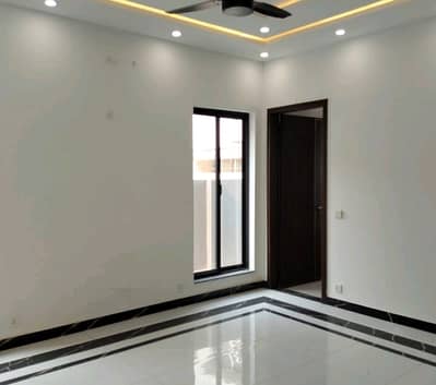 Bahria Town - Sector D House Sized 5 Marla Is Available