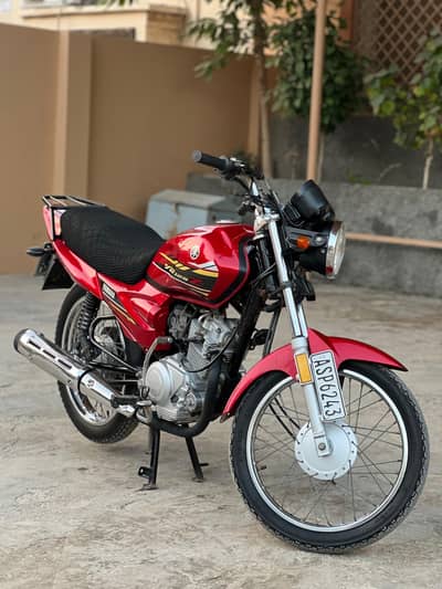 Excellent condition single handed driven 26000 KM only