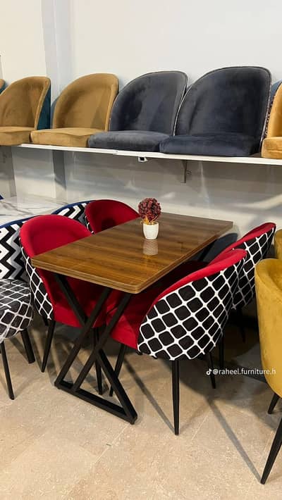 Dining Table//Solid Wooden Dining table//4,6 To 8 Dining Table