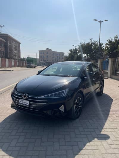 Hyundai Elantra 2025