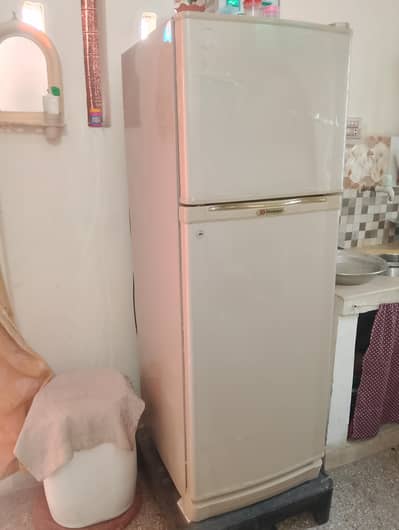 Dawlanace Refrigerator for sale  10/9 Condition Body clean