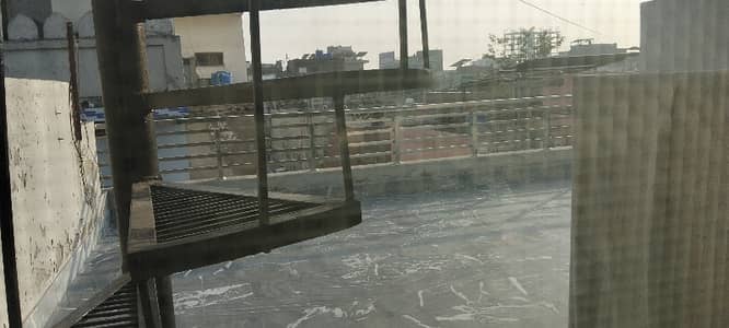 In Gulberg 3 For Rent 10 Marla Upper Portion