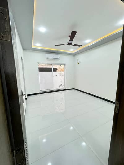 9 MARLA VILLA AVAILABLE FOR RENT IN DHA BAHAWALPUR