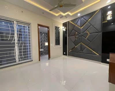 10 Marla House In Bahria Town - Sector E