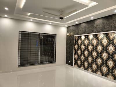 10 Marla Spacious House Is Available In Bahria Town - Sector C For sale