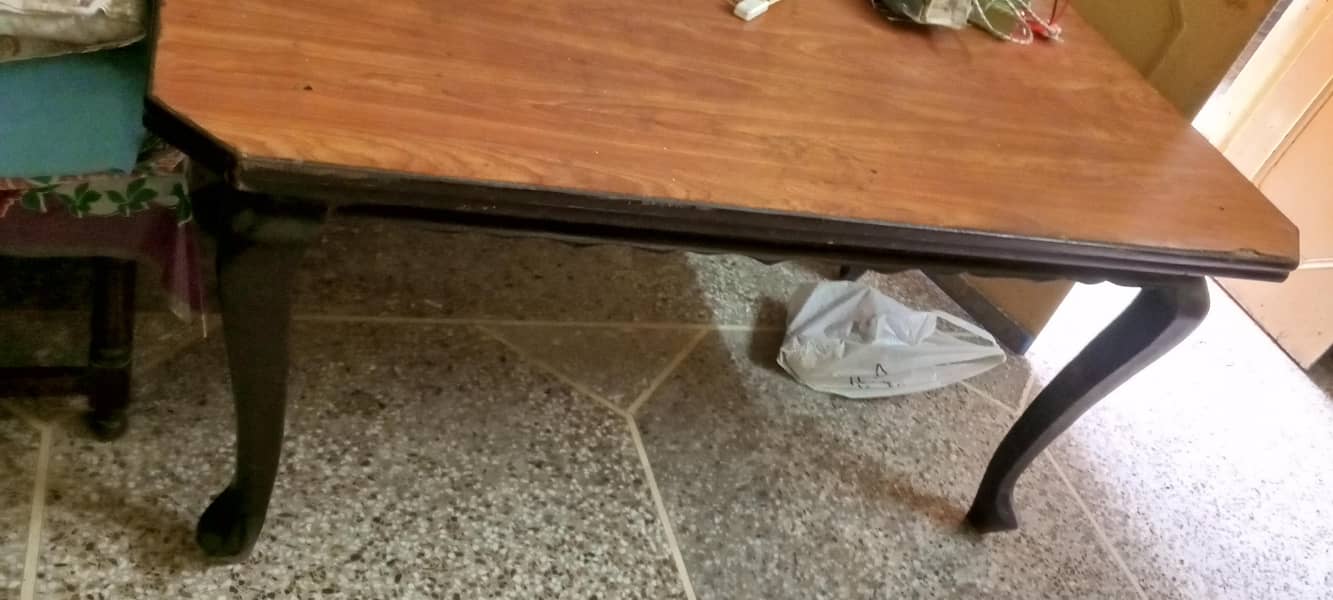 dining table good condition 1