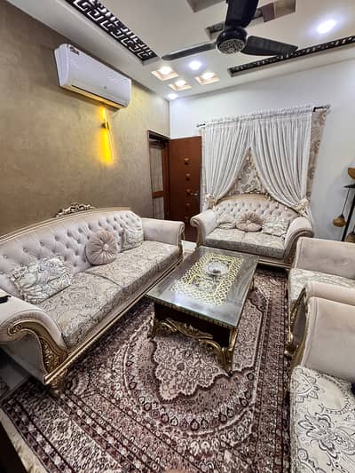 Prime Location 120 Square Yards Portion Ideally Situated In The Comforts.