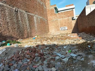 6 marla plot near bosan road walking distance Mall of multan Shalimar colony MULTAN