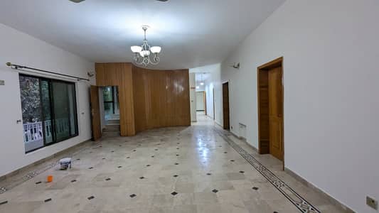 FOR RENT Fully Renovated Triple Storey House For Companies Guest Houses In G_6 Sector