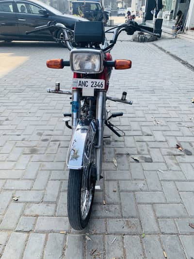 United 70cc Motor Cycle in Mint Condition