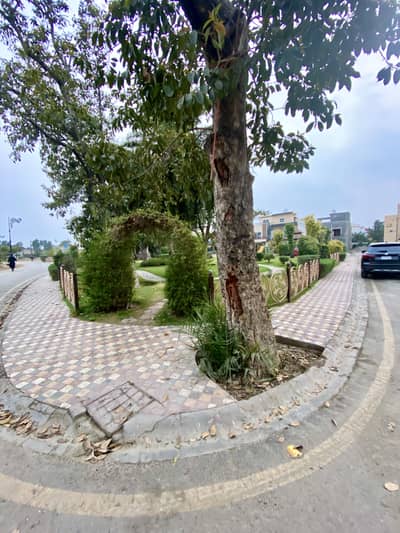 5 MARLA ONLY PLOT IN A BLOCK - ONE CALL DEAL