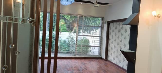 10 Marla New House For Rent