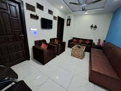 Tile floor upper portion spret gate Bor Boring electricity and gas's available