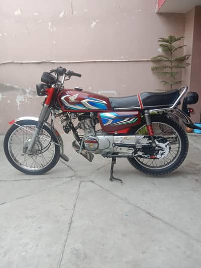 Honda cg 125 good condition all documents clear all Punjab number
