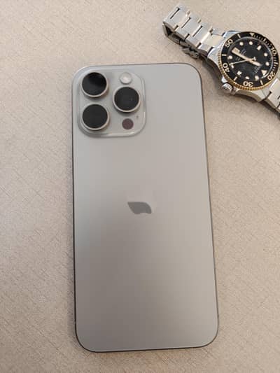 iphone 15 pro max complete box 10/10 condition battery health 90%