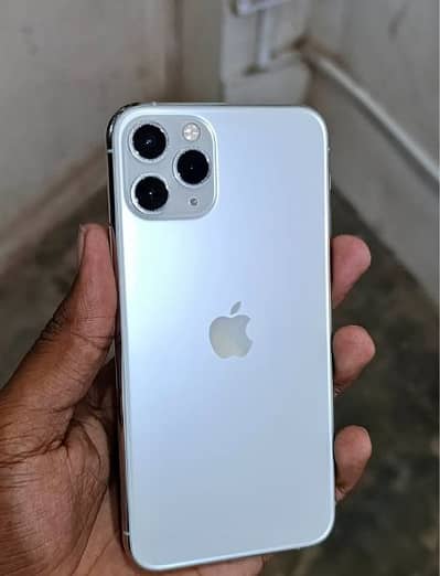 iPhone 11 pro max 256 GB 03214883794 My WhatsApp number