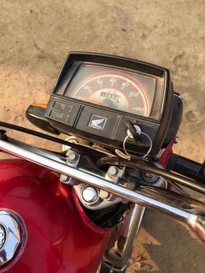 Honda CD 70 2021 – 7,562 KM Driven – Excellent Condition 