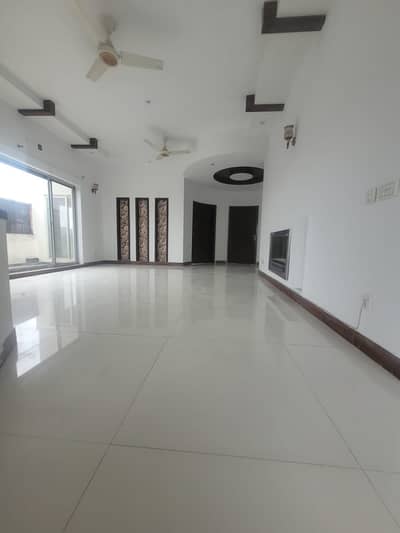 One Kanal Slightly Used Upper Portion in DHA Phase 7 Near Defence Raya